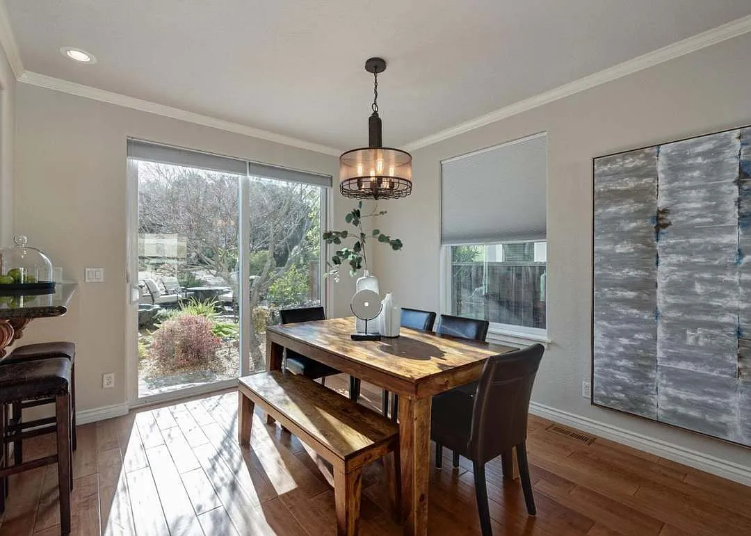 3 bed, 2.5 bath, 1557 sqft, $6,200 — Photo 3