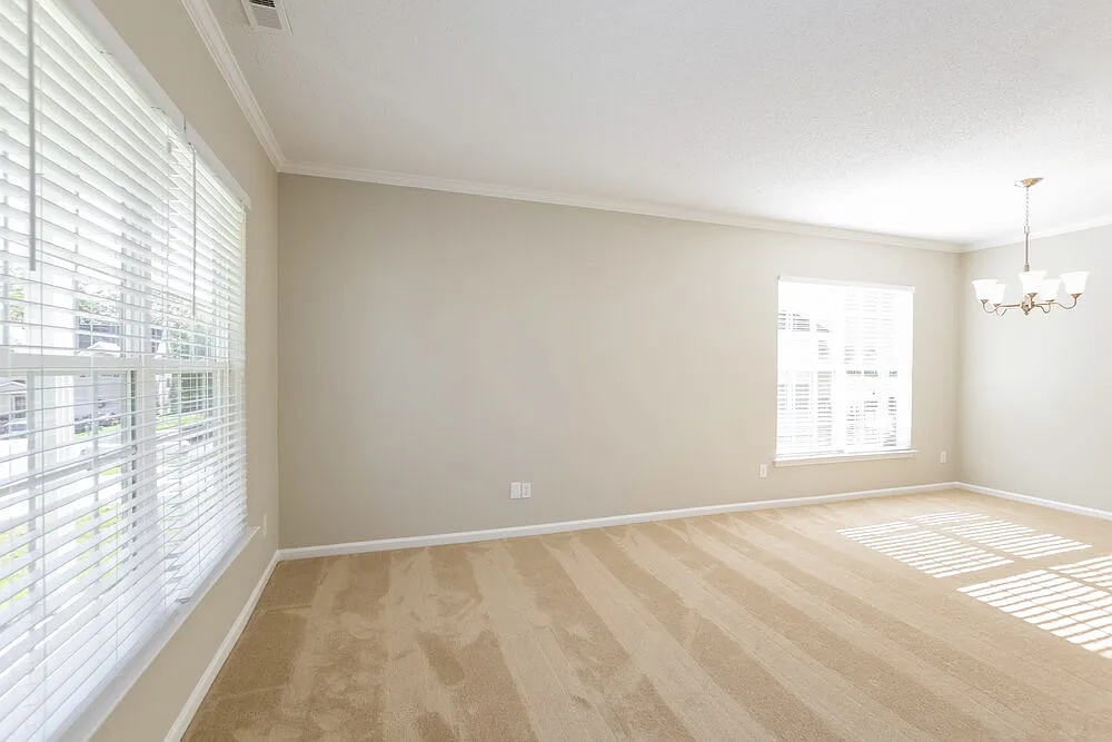 4 bed, 2.5 bath, 2380 sqft, $2,345 — Photo 3