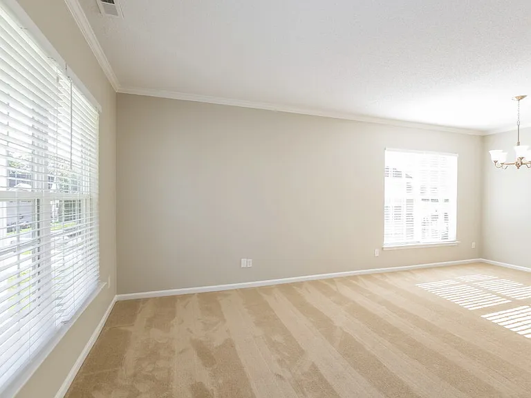 4521 Hyperion Ct — Photo 3