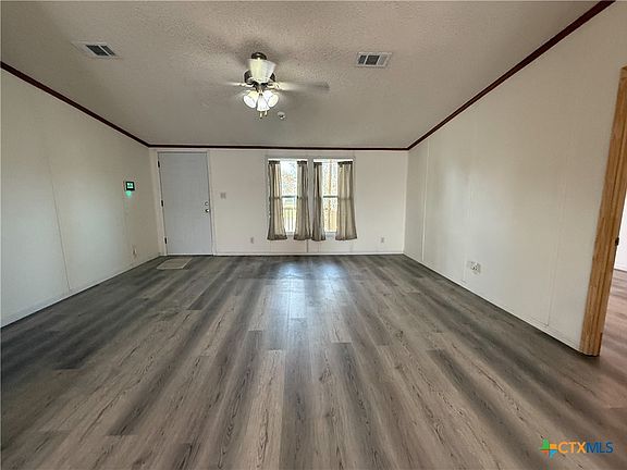 5th image of 801 E Mesquite Ln