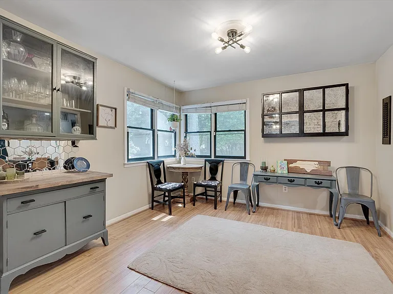 409 Northclift Dr — Photo 17