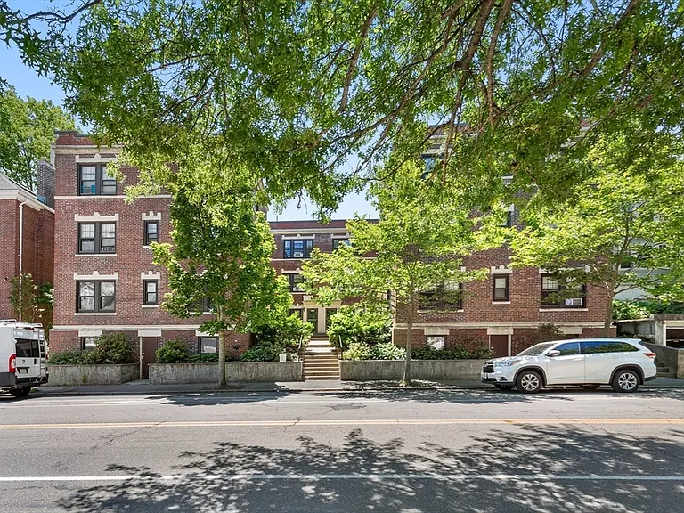 590 Washington St #3 — Photo 16