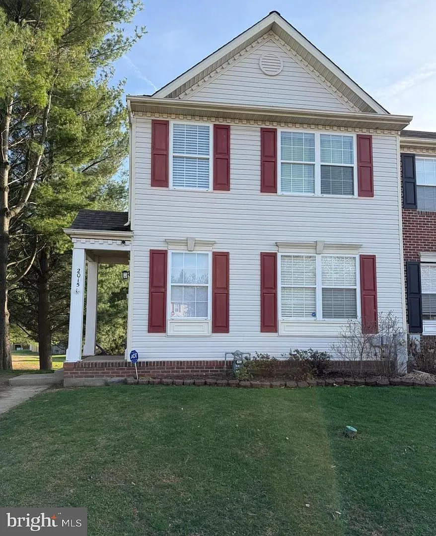 2015 Pointview Cir photo 1