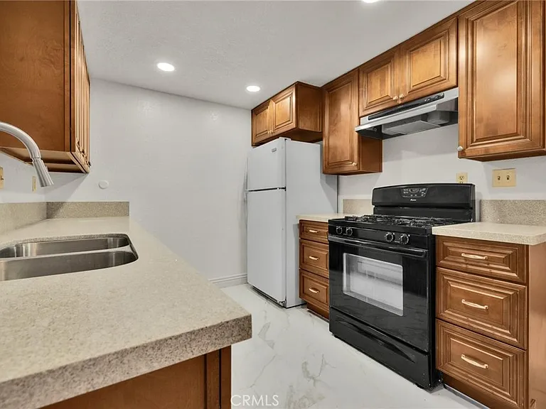 301 N Moore Ave #B — Photo 9