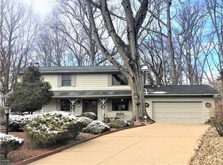2368 Laurel Valley Dr, Akron, OH 44313