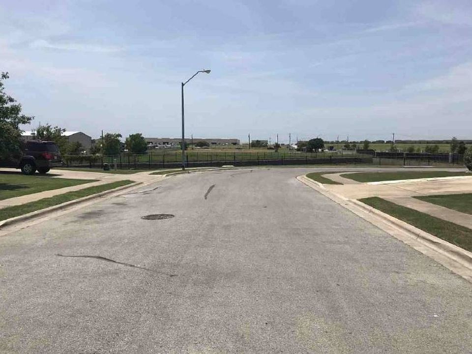 2nd image of 3448 Longhorn Trl