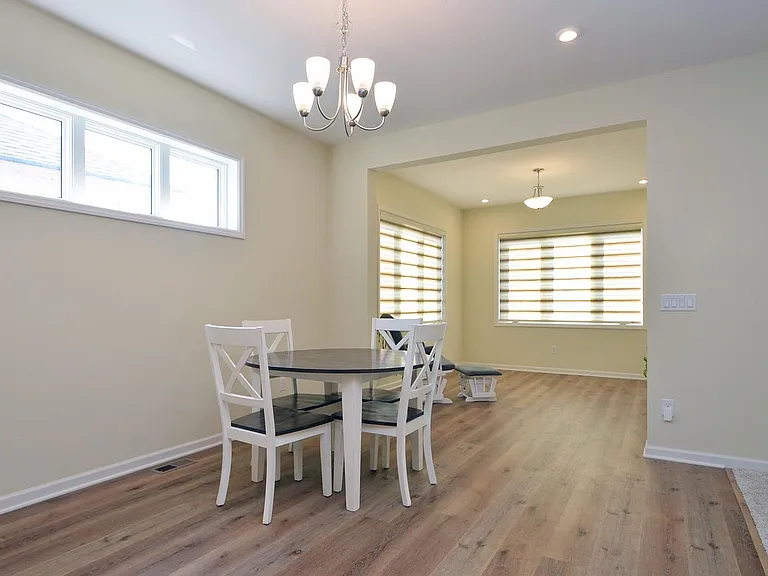 1939 Mulberry Ln — Photo 4