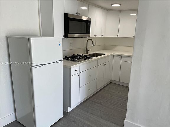 4th image of 6484 Indian Creek Dr #234