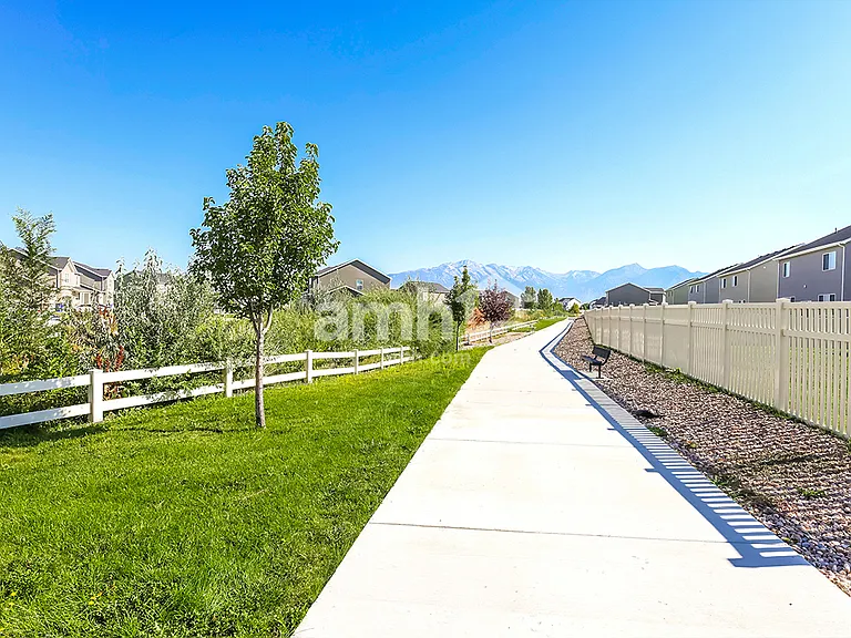 244 N Allen Ln — Photo 5