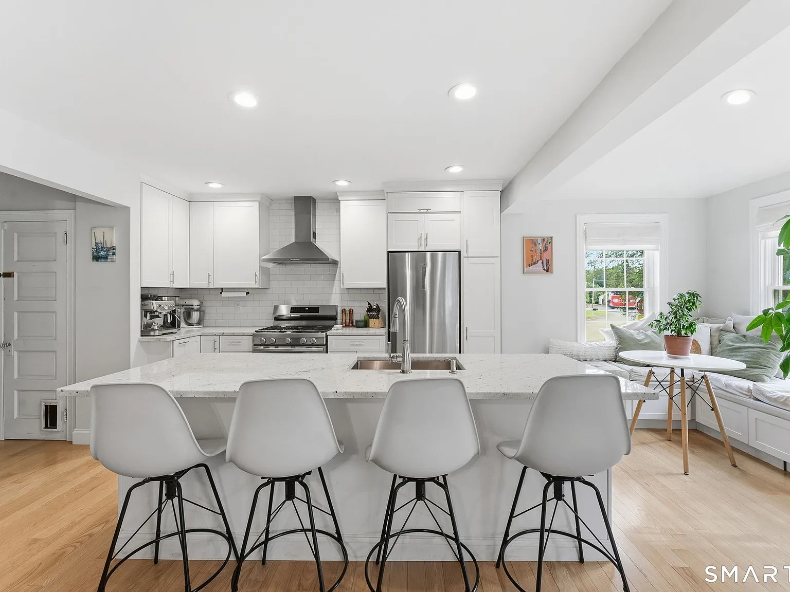 1 bed, 1.5 bath, 1100 sqft, $2,500 — Photo 4