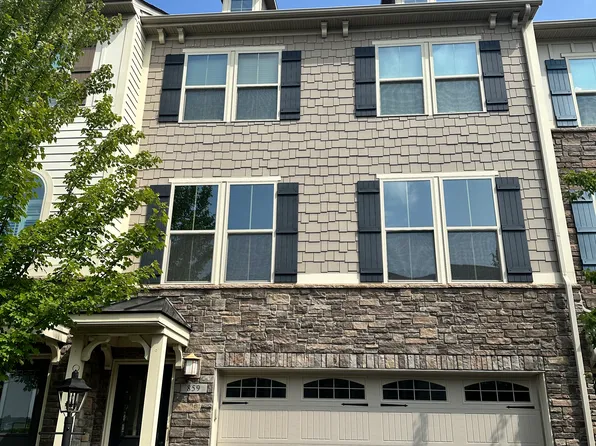 859 Beacon Ln, Pittsburgh, PA 15237