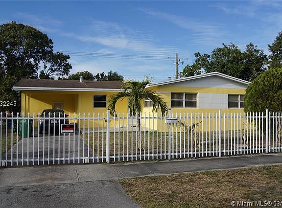 3rd image of 831 NW 179th St