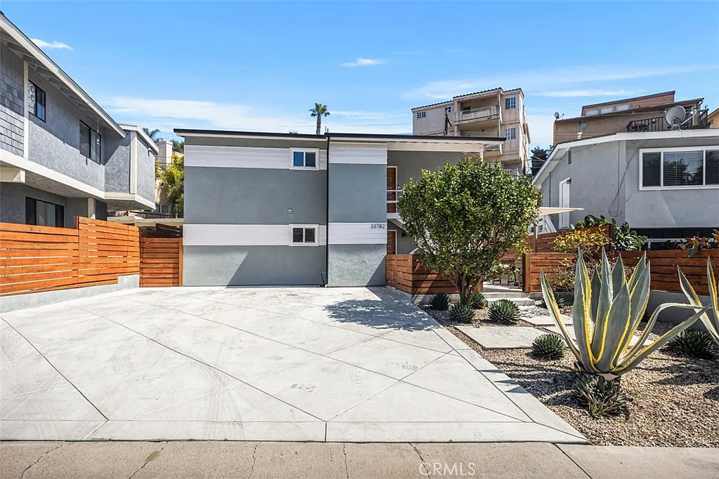 2 bed, 750 sqft, $6,200 — Photo 3