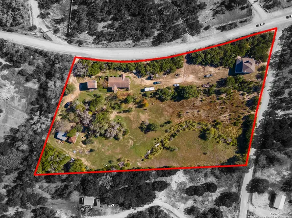 989 Oil Well Road, Pipe Creek, TX 78063