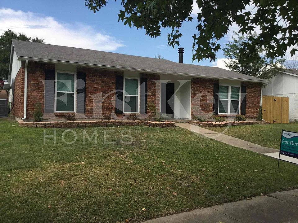 9113 Linda Vista Dr