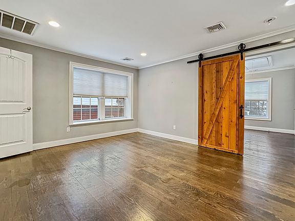 3rd image of 632 Main St #C