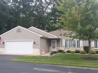 902 Lakewood Dr, Adrian, MI