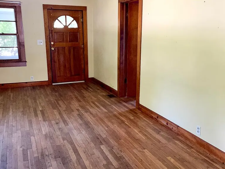 1123 N Madison St — Photo 12