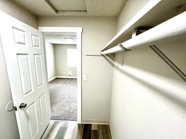 Alpine Apartments, 5314 San Francisco Ave SW APT 19, Lakewood, WA 98499