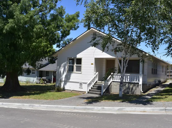 692 6th St, Scotia, CA 95565