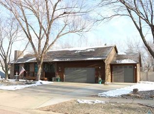 1604 E Keystone Dr, Brandon, SD 57005