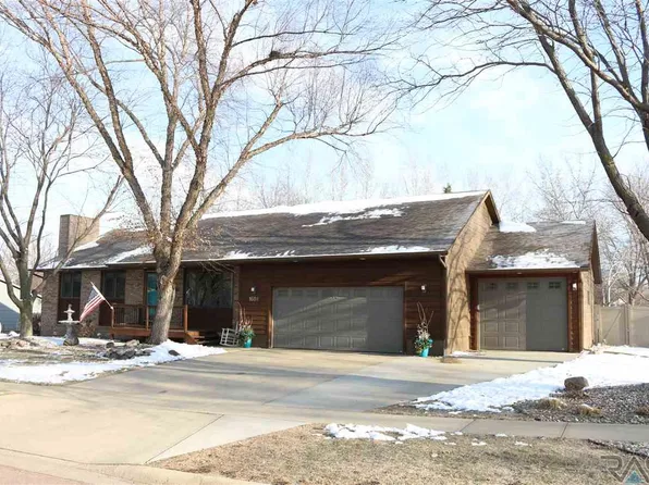 1604 E Keystone Dr, Brandon, SD 57005
