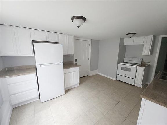 4th image of 2505 Clara St #B