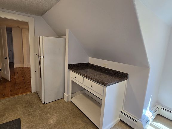 4th image of 257 Roxbury St #3