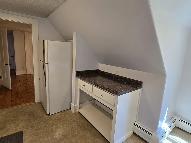 257 Roxbury St #3 — Photo 4