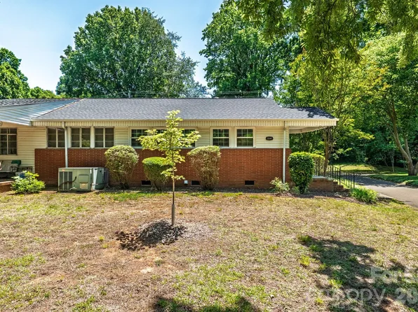 3241 Minnesota Rd, Charlotte, NC 28208