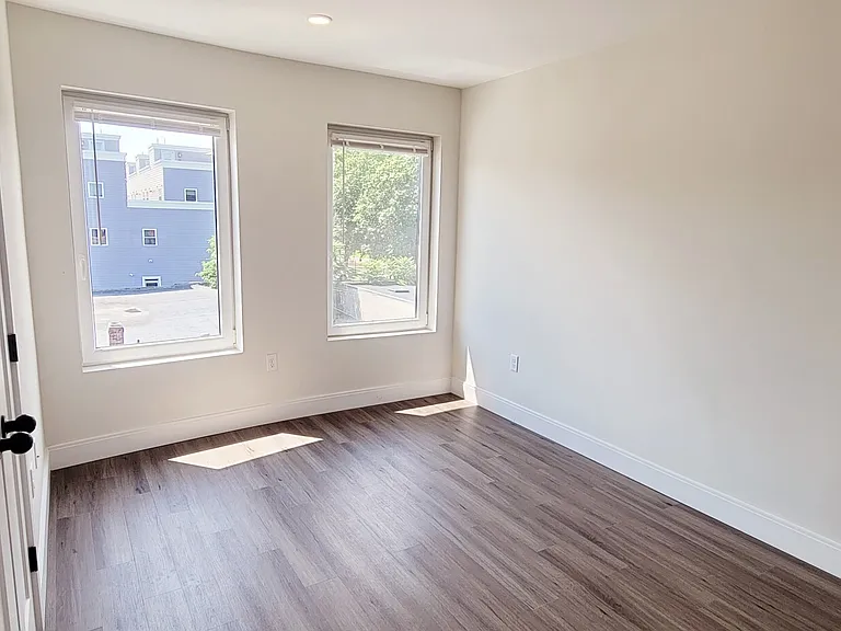 317 Belgrade Ave #403 — Photo 4