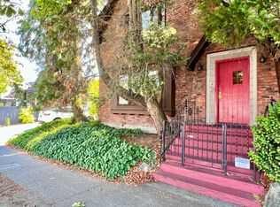 705 N 46th St #1, Seattle, WA 98103