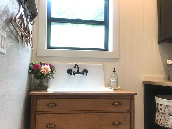 5th image of 34370 Hawk Hill Rd