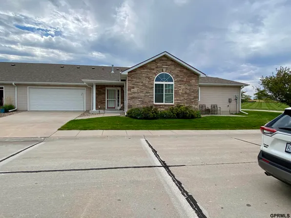 16025 Willit Plz, Bennington, NE 68007