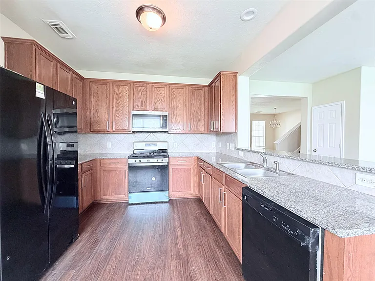 7403 Bering Landing Dr — Photo 26