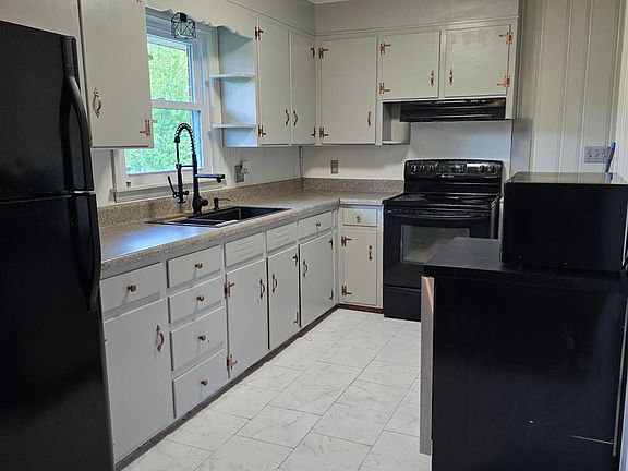 5th image of 1540 Oakwood St