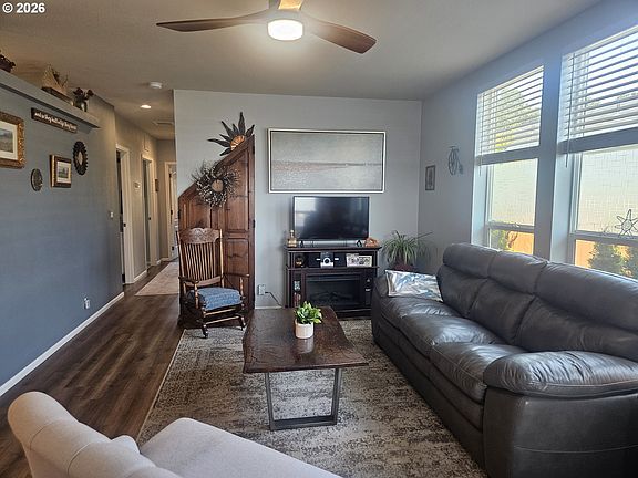 5th image of 1565 53rd St