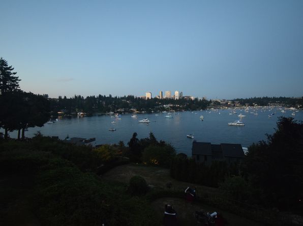 300 Overlake Dr E