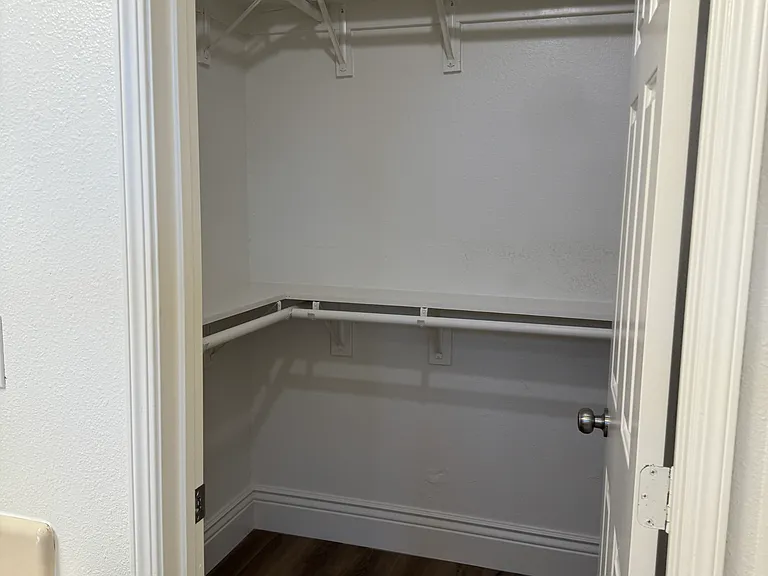 2222 W Vine Ave — Photo 22
