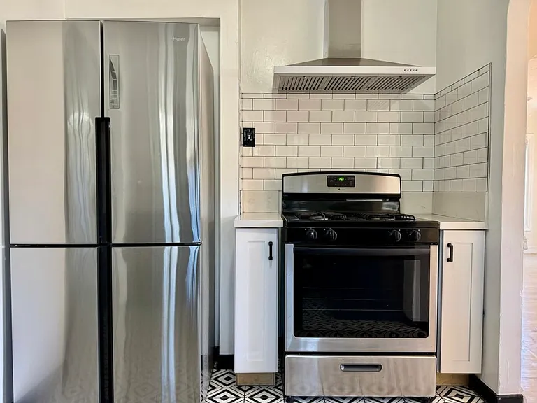 2927 S West View St #1 — Photo 11