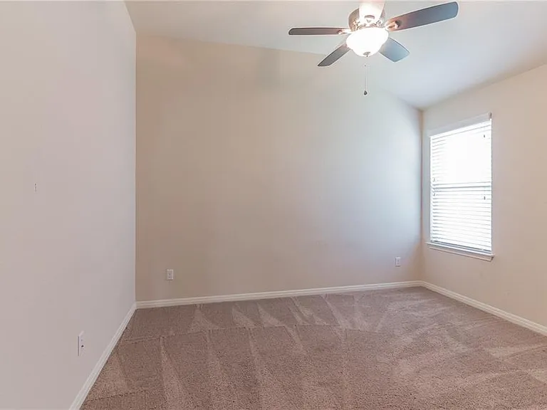 320 Lightcliff St — Photo 16