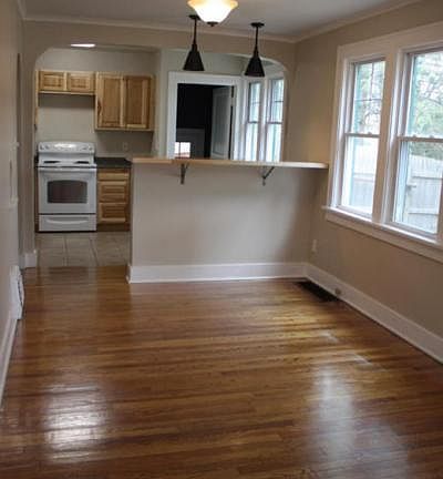5th image of 359 E Napier Ave