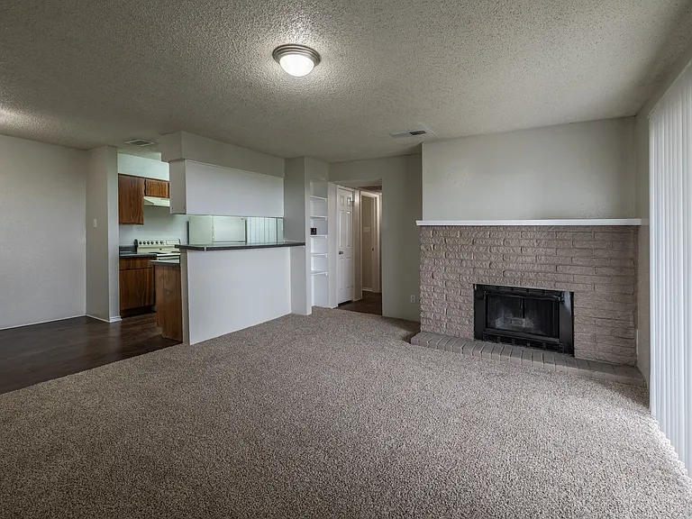 Palisades Park Apartments — Photo 33