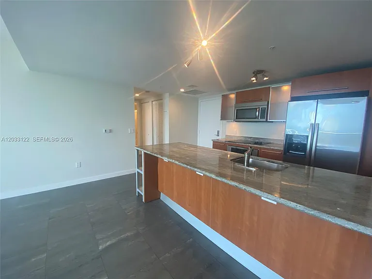 185 SW 7th St #4206 — Photo 10