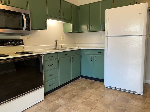 2nd image of 3700 Lauriston Dr #3700