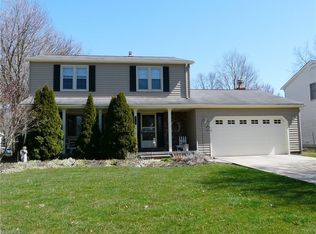 4075 Tennyson Ln, North Olmsted, OH 44070