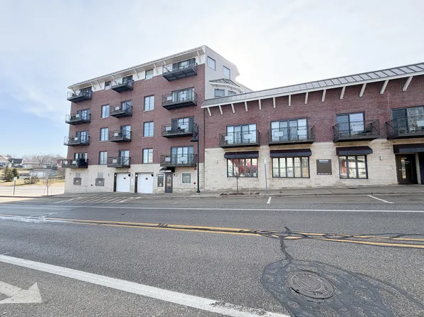 516 Williams St APT 10, South Haven, MI 49090