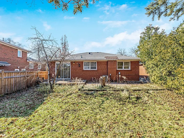 113 Poynter Dr — Photo 25