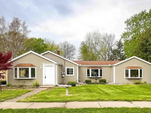 1719 Maplehurst Ave, Mishawaka, IN 46545