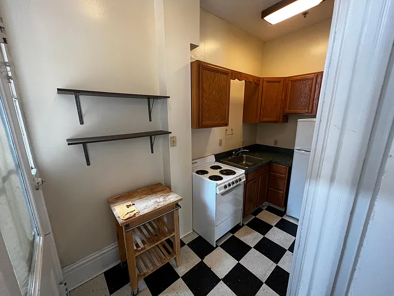 17 E Grace St #17B — Photo 10